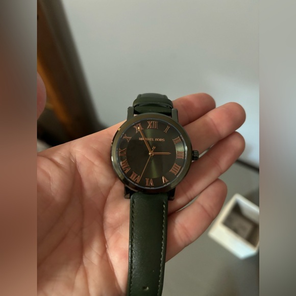 Michael Kors Women’s Watch - Picture 8 of 10